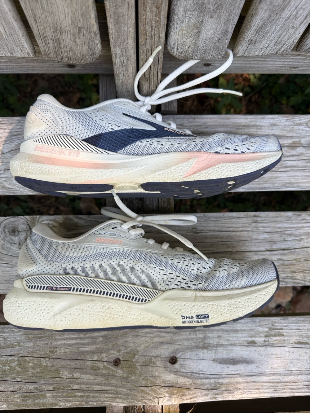 Brooks Adrenaline GTS off white peach blue 8.5 running shoes women